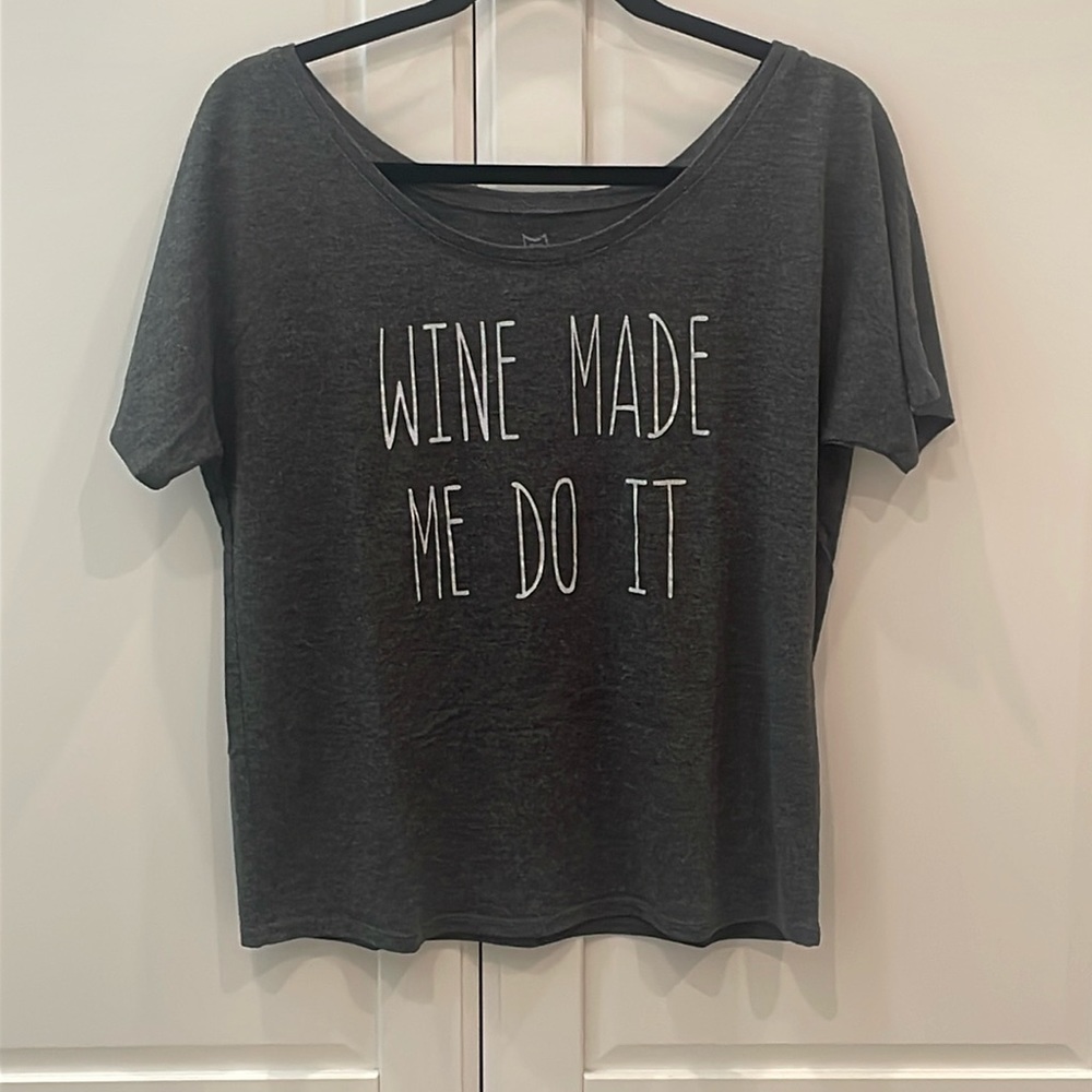 Women’s off the shoulder graphic tee, gray/charcoal, size S. Super soft fabric!